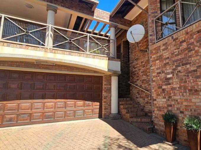 3 Bedroom Simplex for Sale For Sale in Safarituine - MR696433