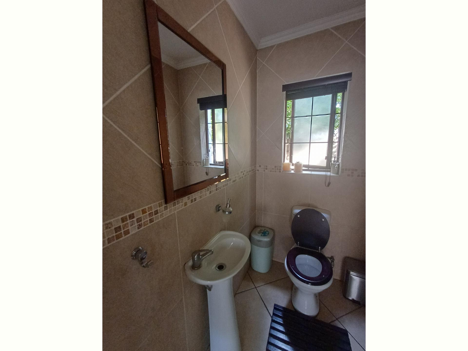  of property in Raslouw Glen