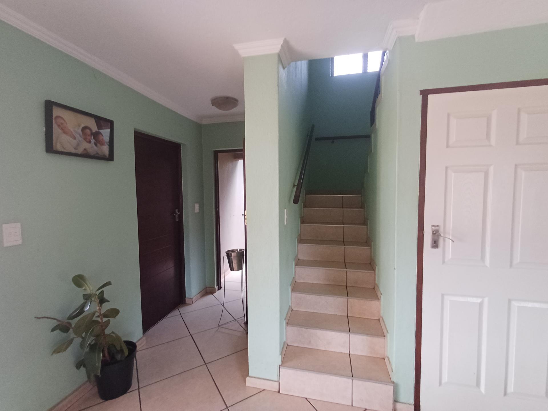  of property in Raslouw Glen