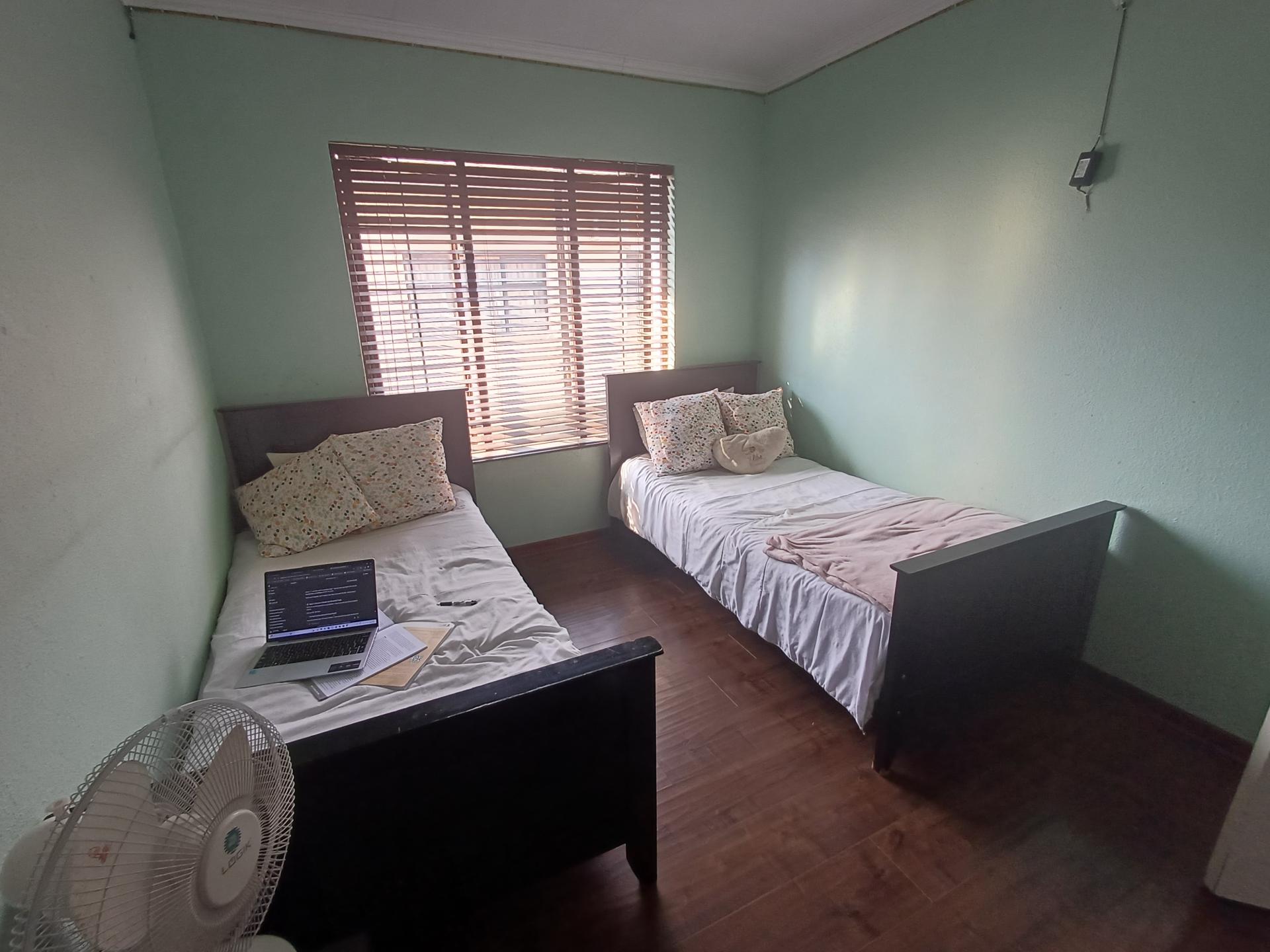  of property in Raslouw Glen