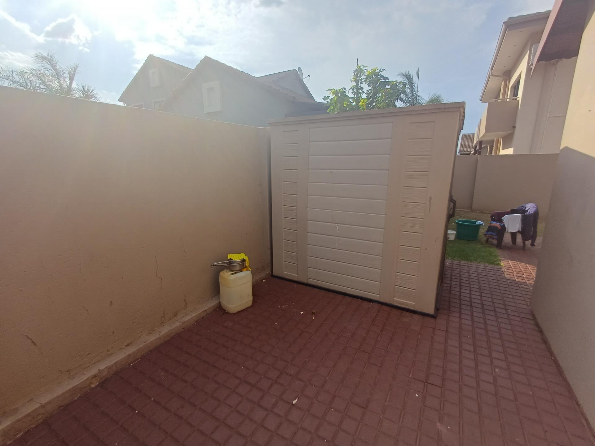  of property in Raslouw Glen