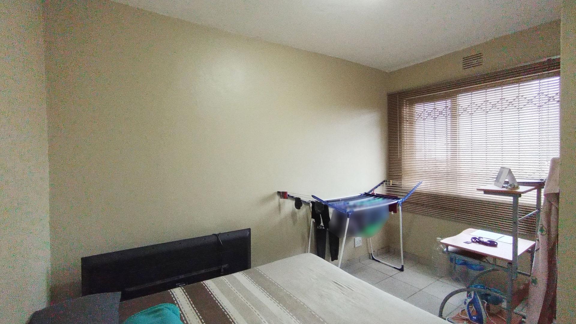 Bed Room 2 - 11 square meters of property in Newlands East