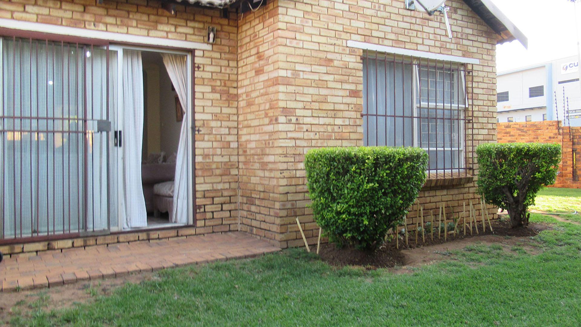 Backyard of property in Wilgeheuwel 