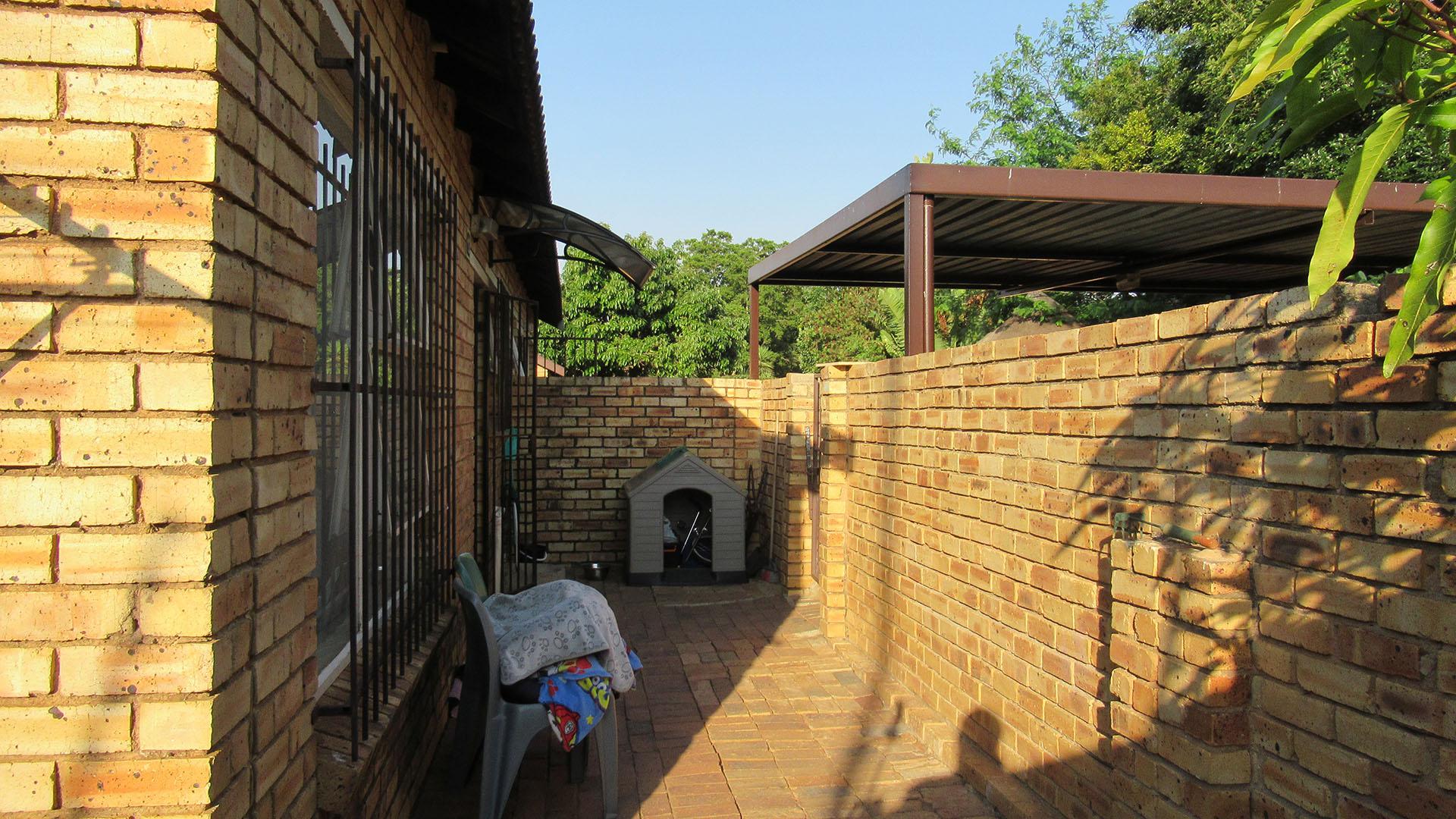 Front View of property in Wilgeheuwel 