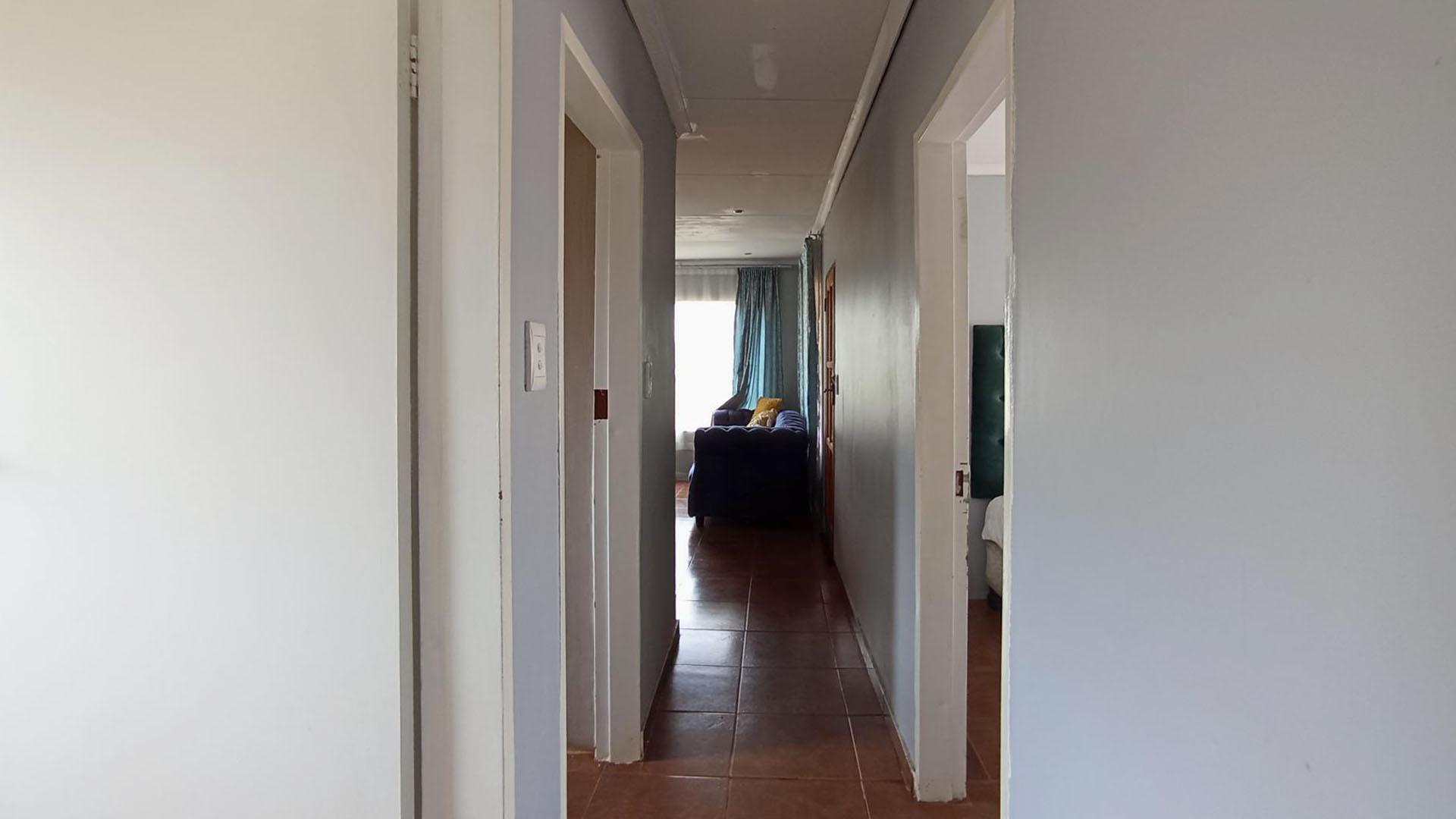 Spaces - 5 square meters of property in The Orchards