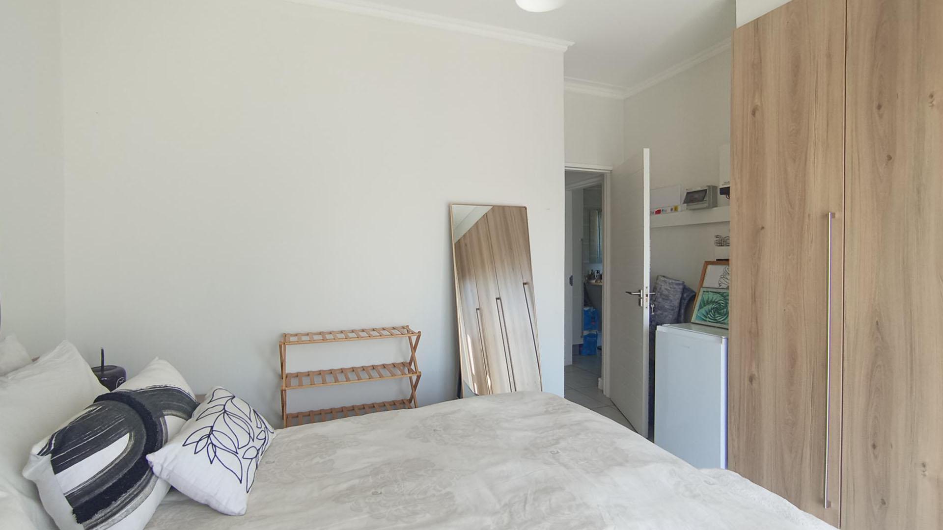 Bed Room 1 - 13 square meters of property in Jukskei View