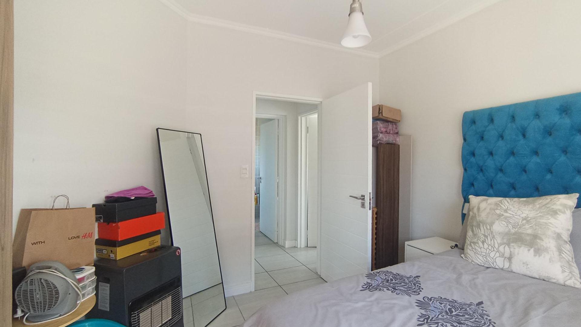 Bed Room 2 - 11 square meters of property in Jukskei View