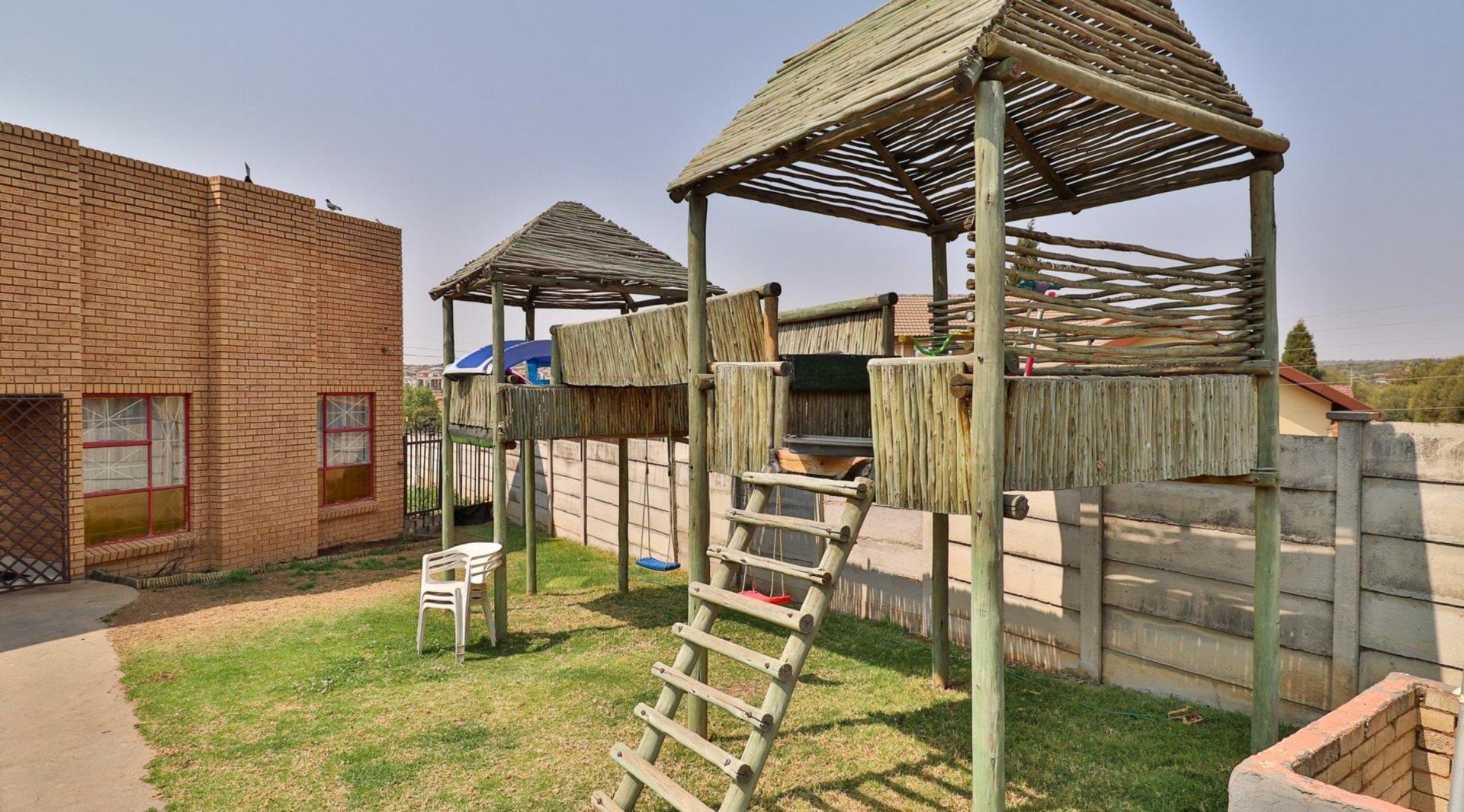  of property in Heuweloord