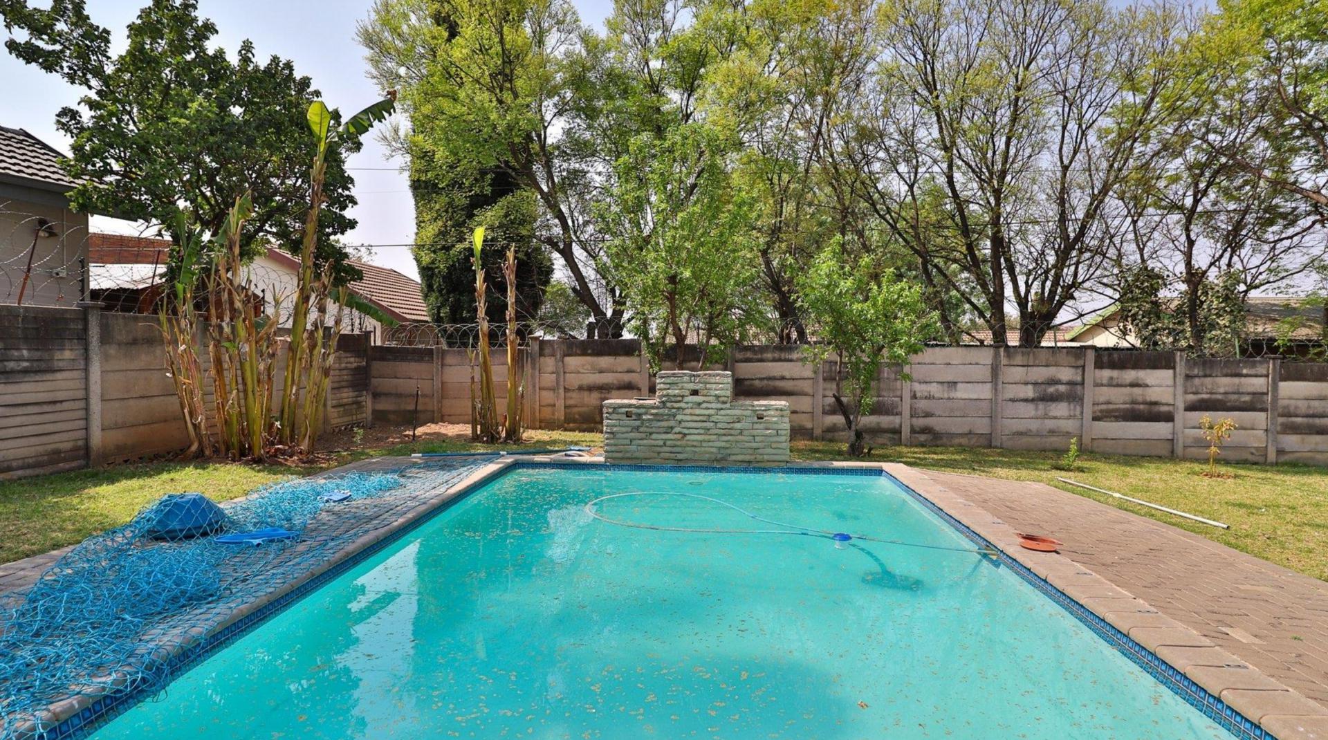 of property in Heuweloord