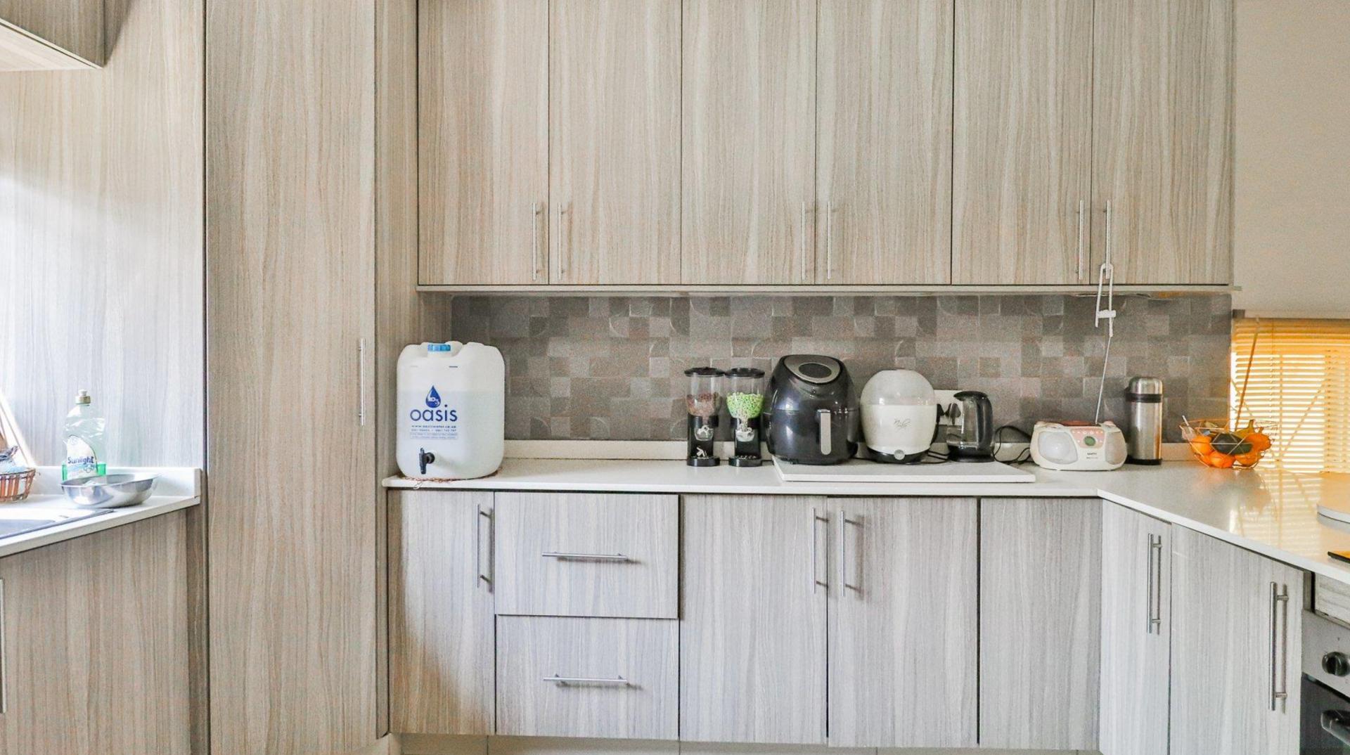  of property in Heuweloord