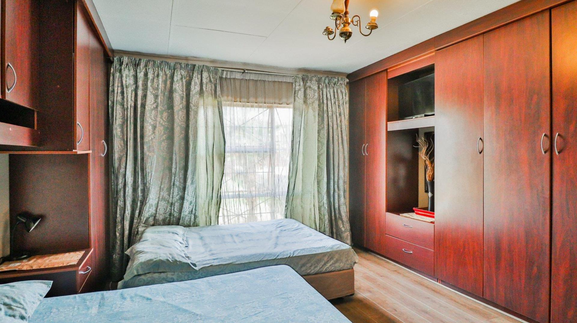  of property in Heuweloord