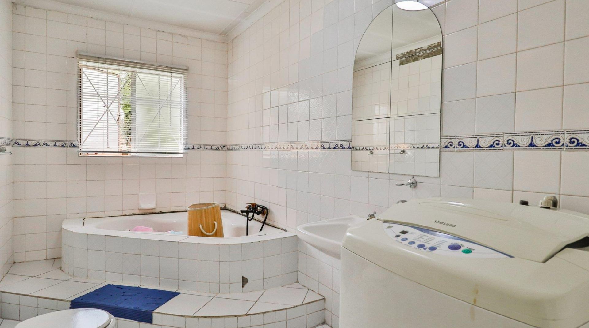  of property in Heuweloord