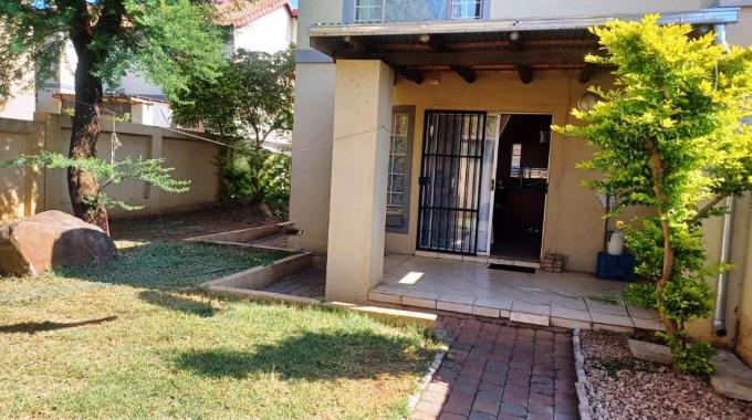 2 Bedroom Sectional Title for Sale For Sale in Annlin - MR696537