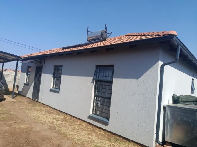 3 Bedroom House for Sale For Sale in Protea Glen - MR696584