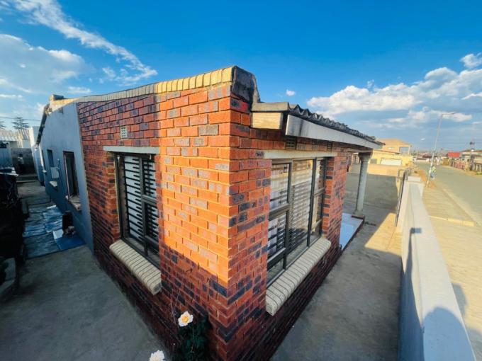 3 Bedroom House for Sale For Sale in Jabulani - MR696587