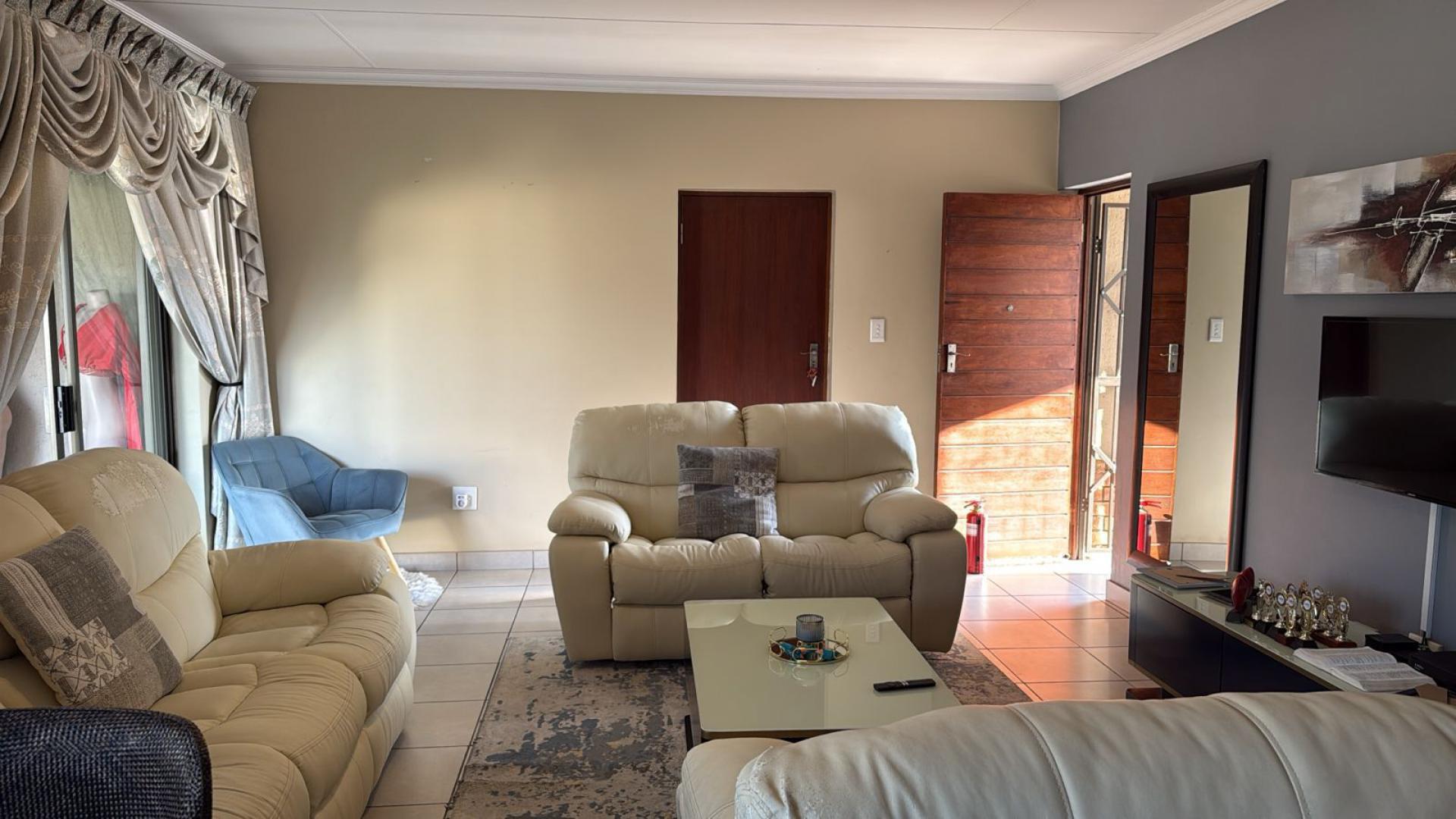 Lounges of property in Noordwyk