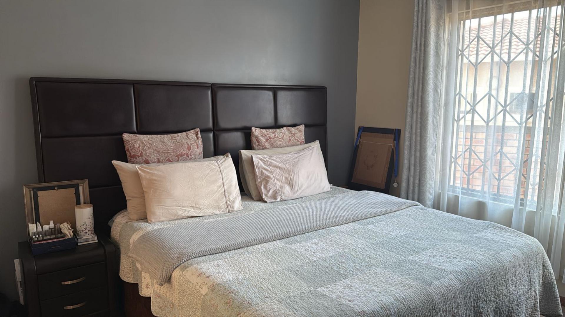 Bed Room 1 of property in Noordwyk