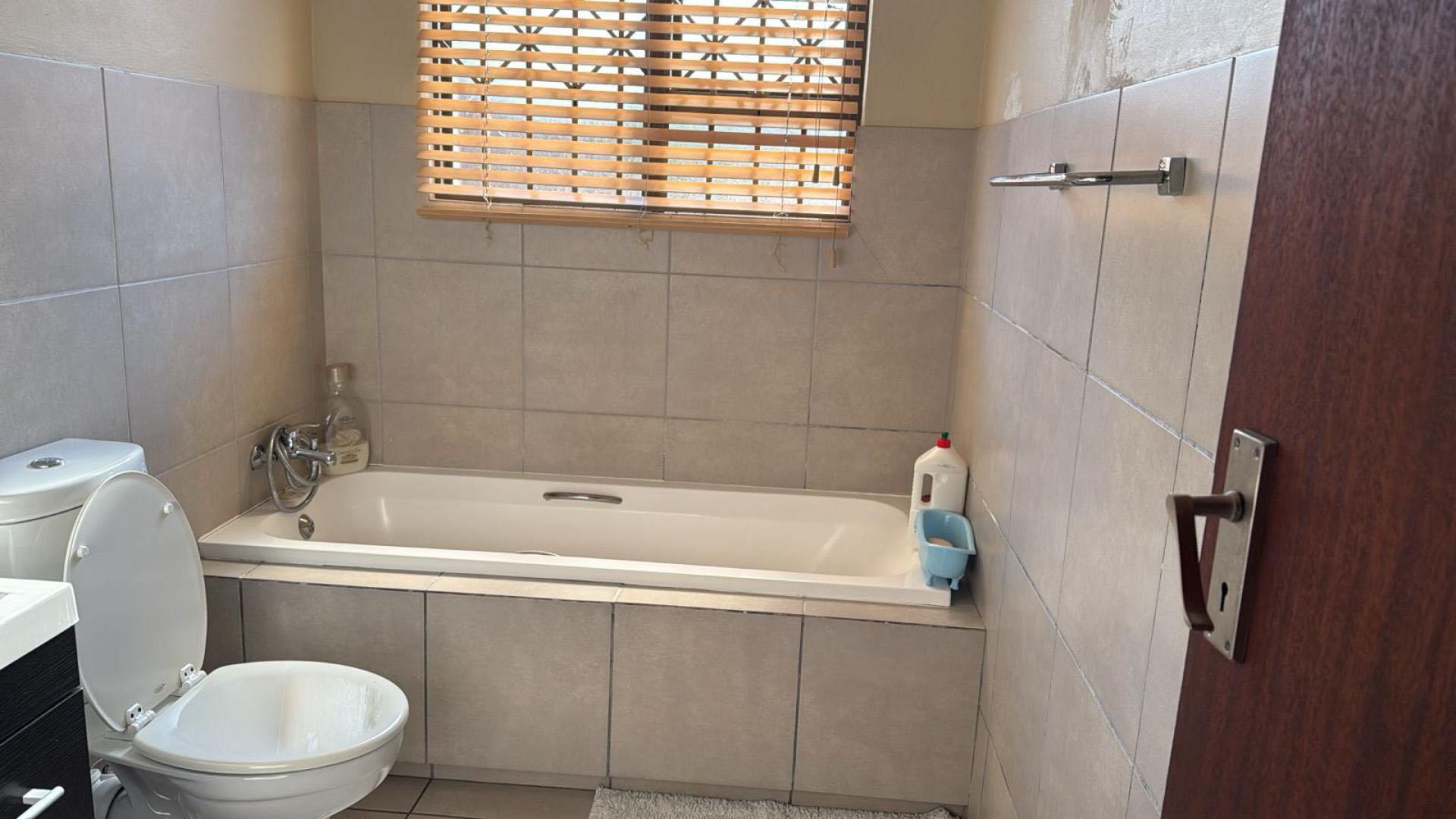 Bathroom 2 of property in Noordwyk