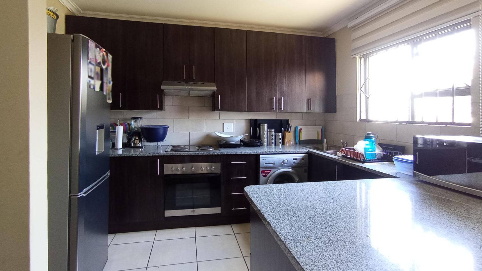 Kitchen - 9 square meters of property in Noordwyk