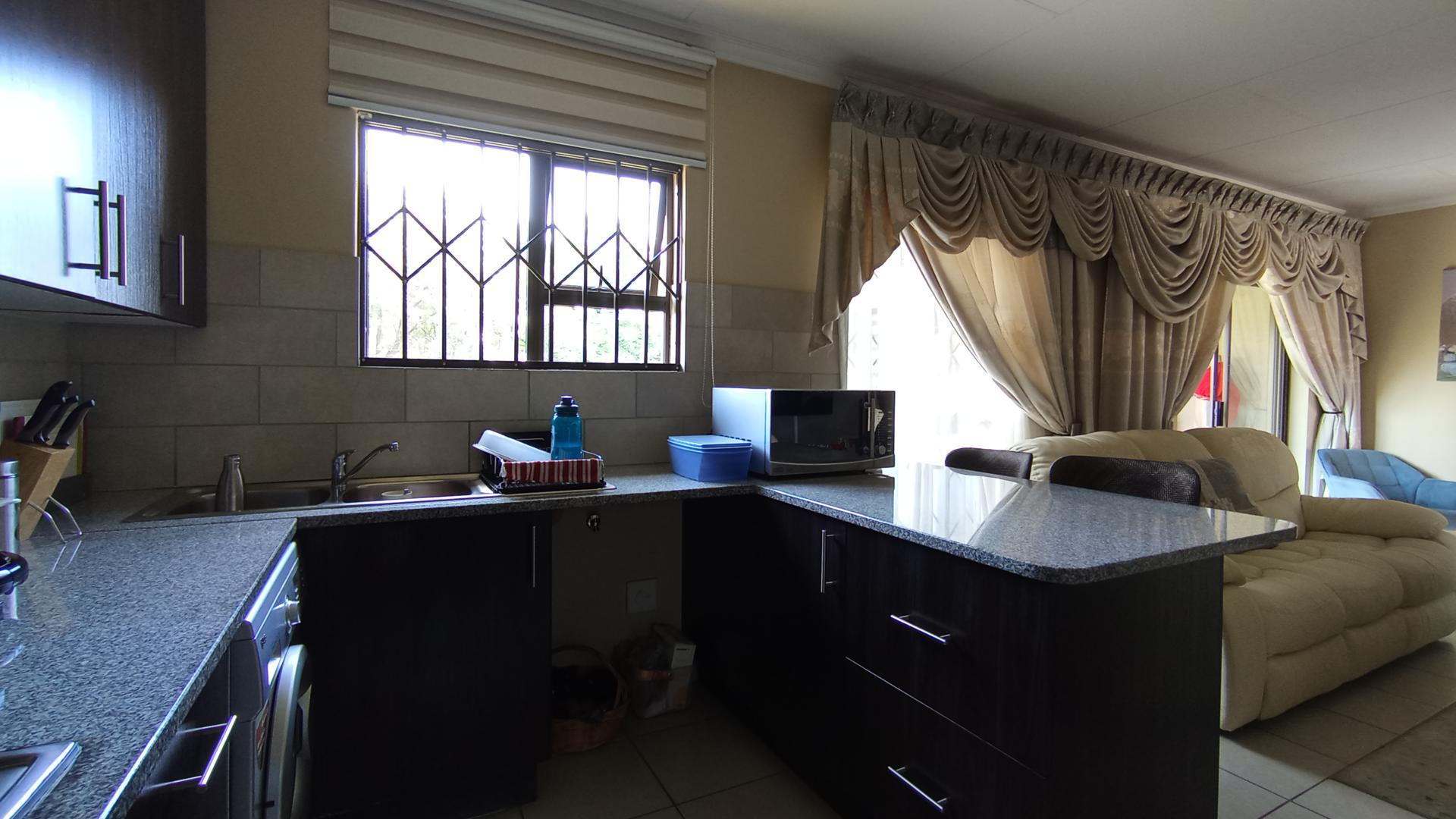 Kitchen - 9 square meters of property in Noordwyk