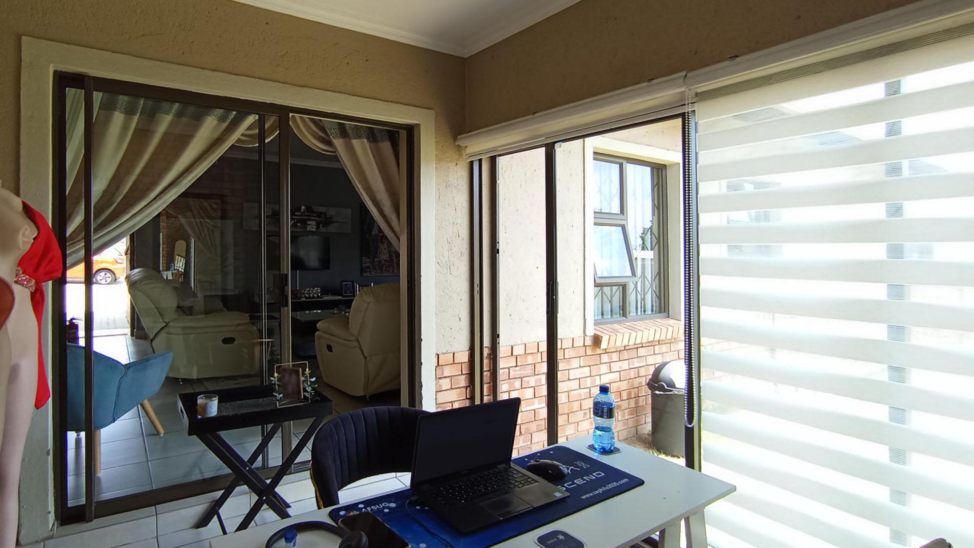 Study - 12 square meters of property in Noordwyk