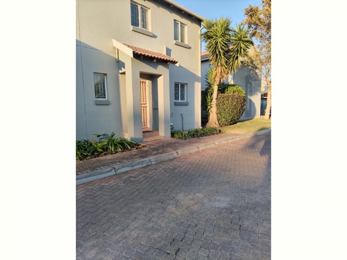 2 Bedroom Apartment for Sale For Sale in Greenstone Hill - MR696599