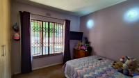 Bed Room 1 - 13 square meters of property in Buccleuch