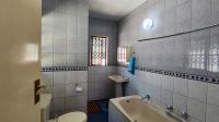 Main Bathroom - 7 square meters of property in Buccleuch
