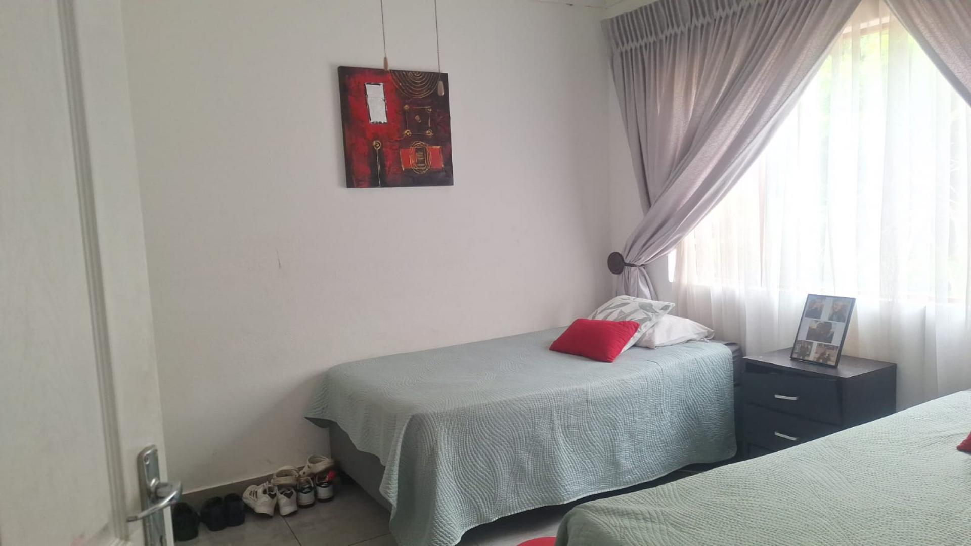 Bed Room 2 of property in Stonehenge