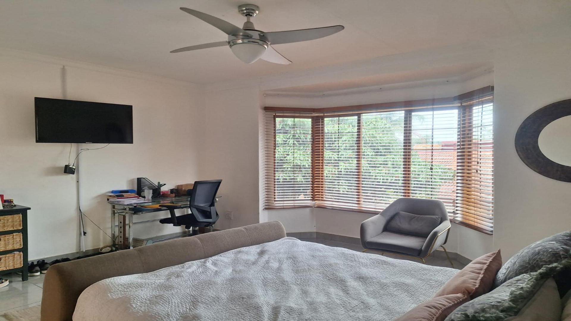 Main Bedroom of property in Stonehenge