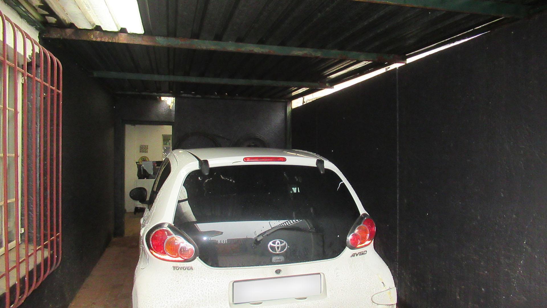 Carport  of property in Greymont