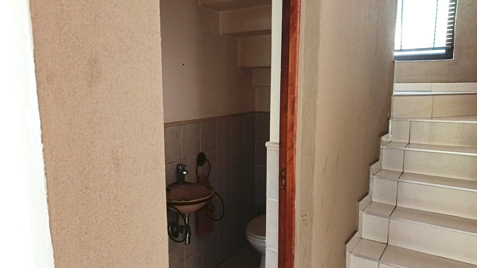 Guest Toilet of property in Glen Erasmia Boulevard