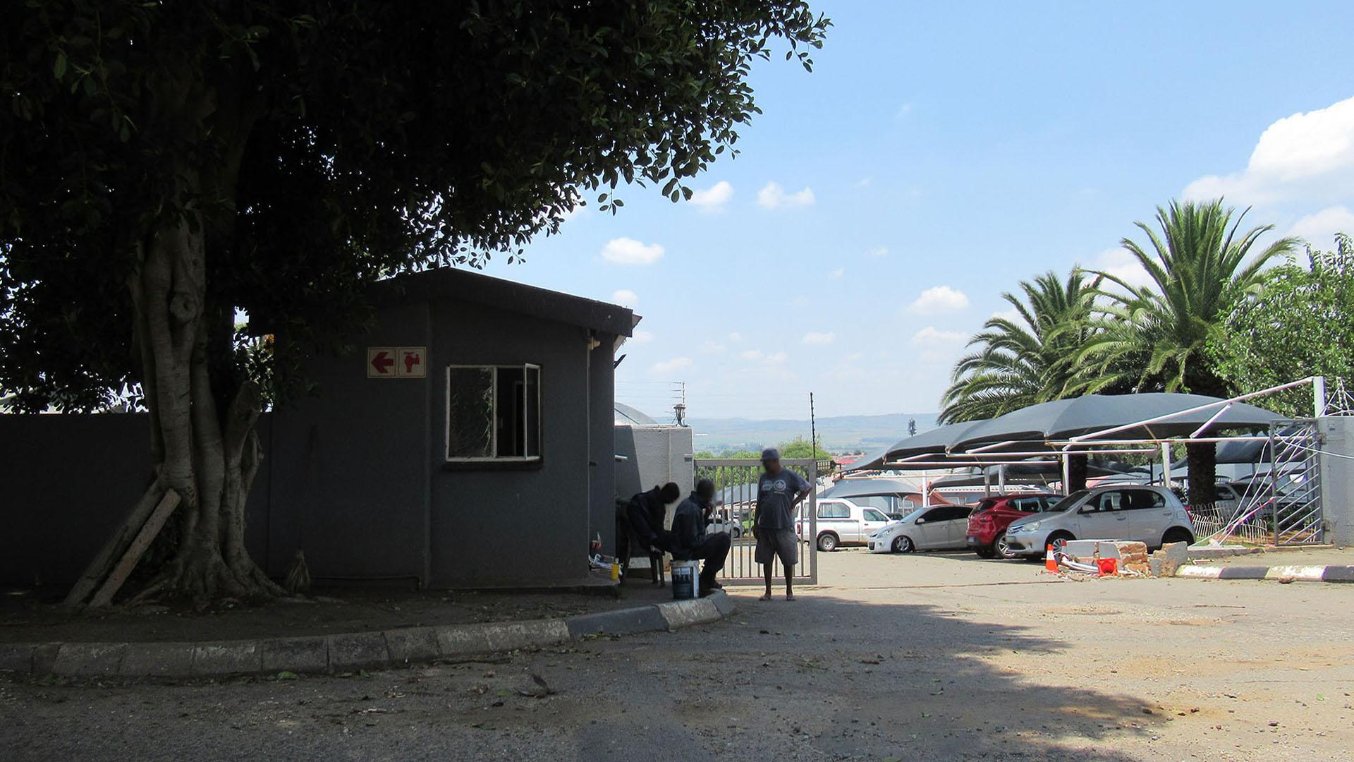 Front View of property in Naturena
