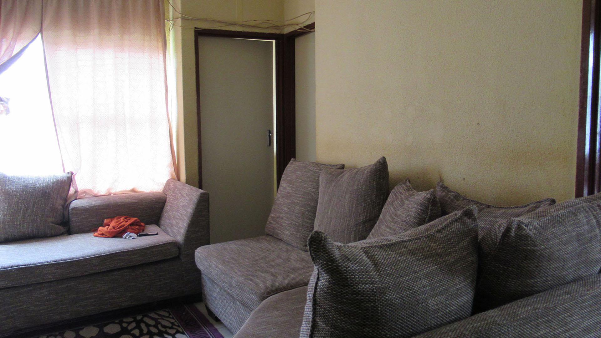 Lounges - 66 square meters of property in Naturena