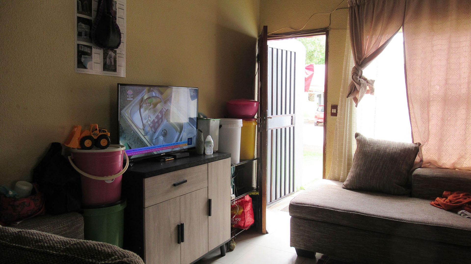 Lounges - 66 square meters of property in Naturena