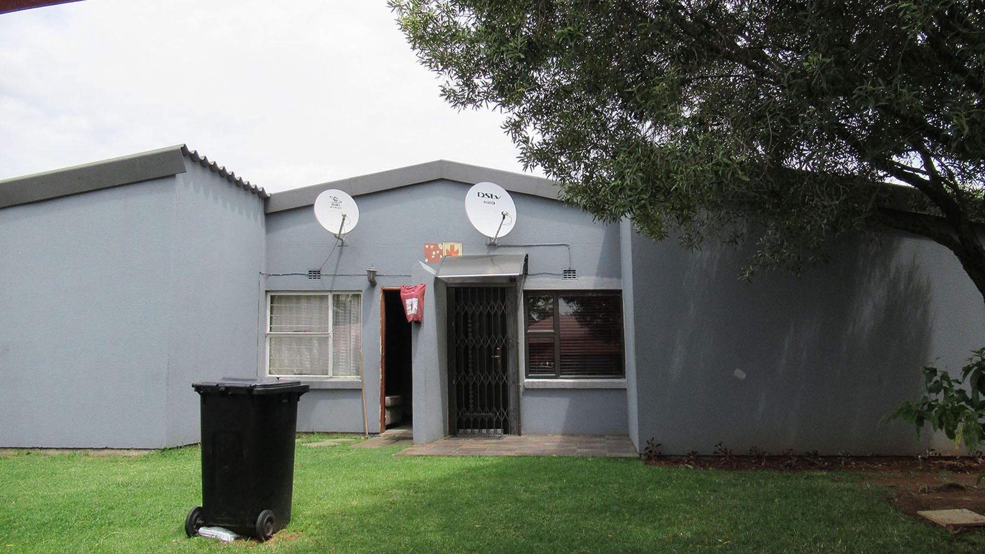 Garden of property in Naturena