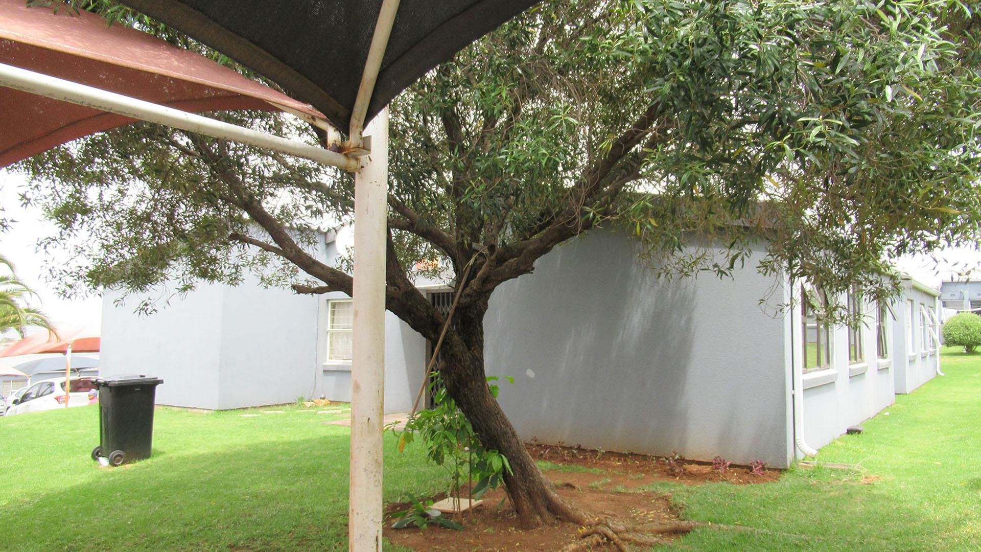 Garden of property in Naturena