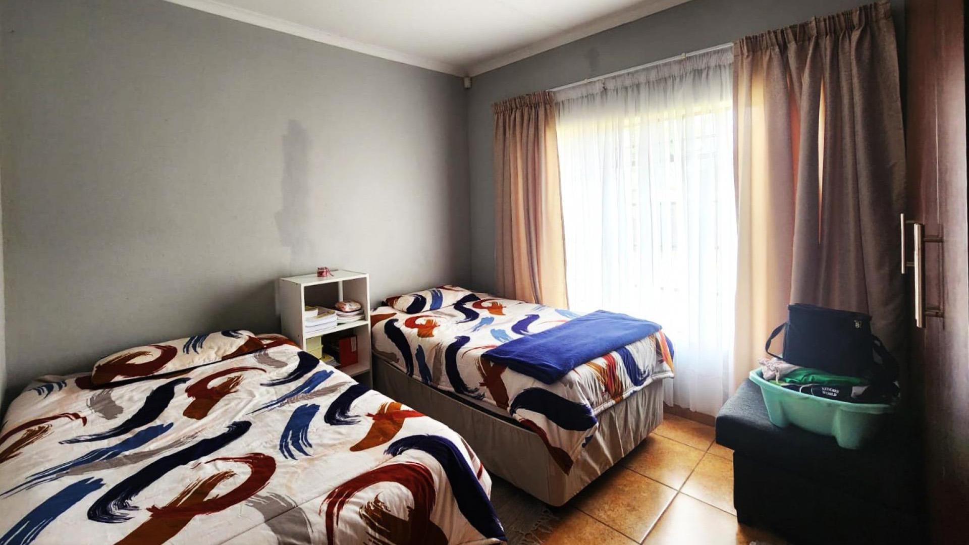 Bed Room 1 of property in Lephalale (Ellisras)