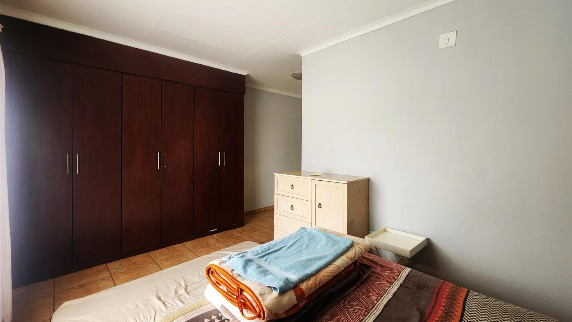 Bed Room 2 of property in Lephalale (Ellisras)