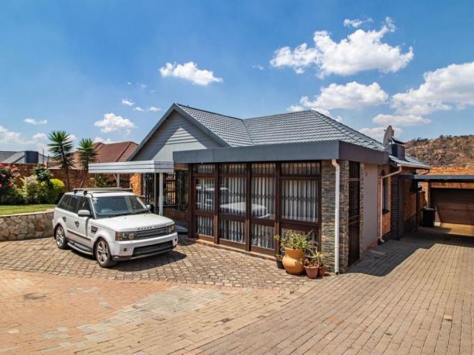 3 Bedroom House for Sale For Sale in Linmeyer - MR696641