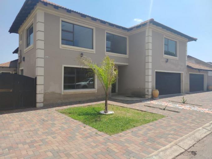 6 Bedroom House for Sale For Sale in Sonneveld - MR696654