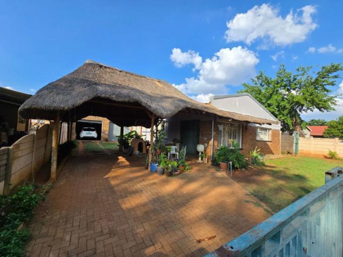 3 Bedroom House to Rent in Klerksdorp - Property to rent - MR696657