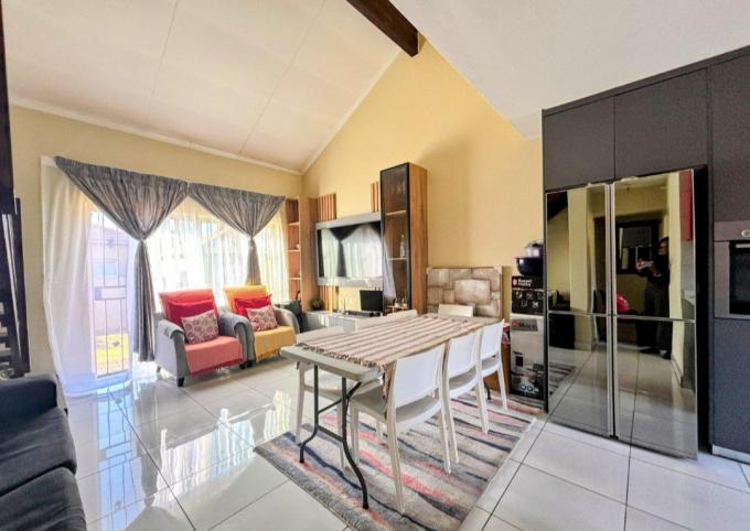 3 Bedroom House for Sale For Sale in Heuwelsig Estate - MR696703