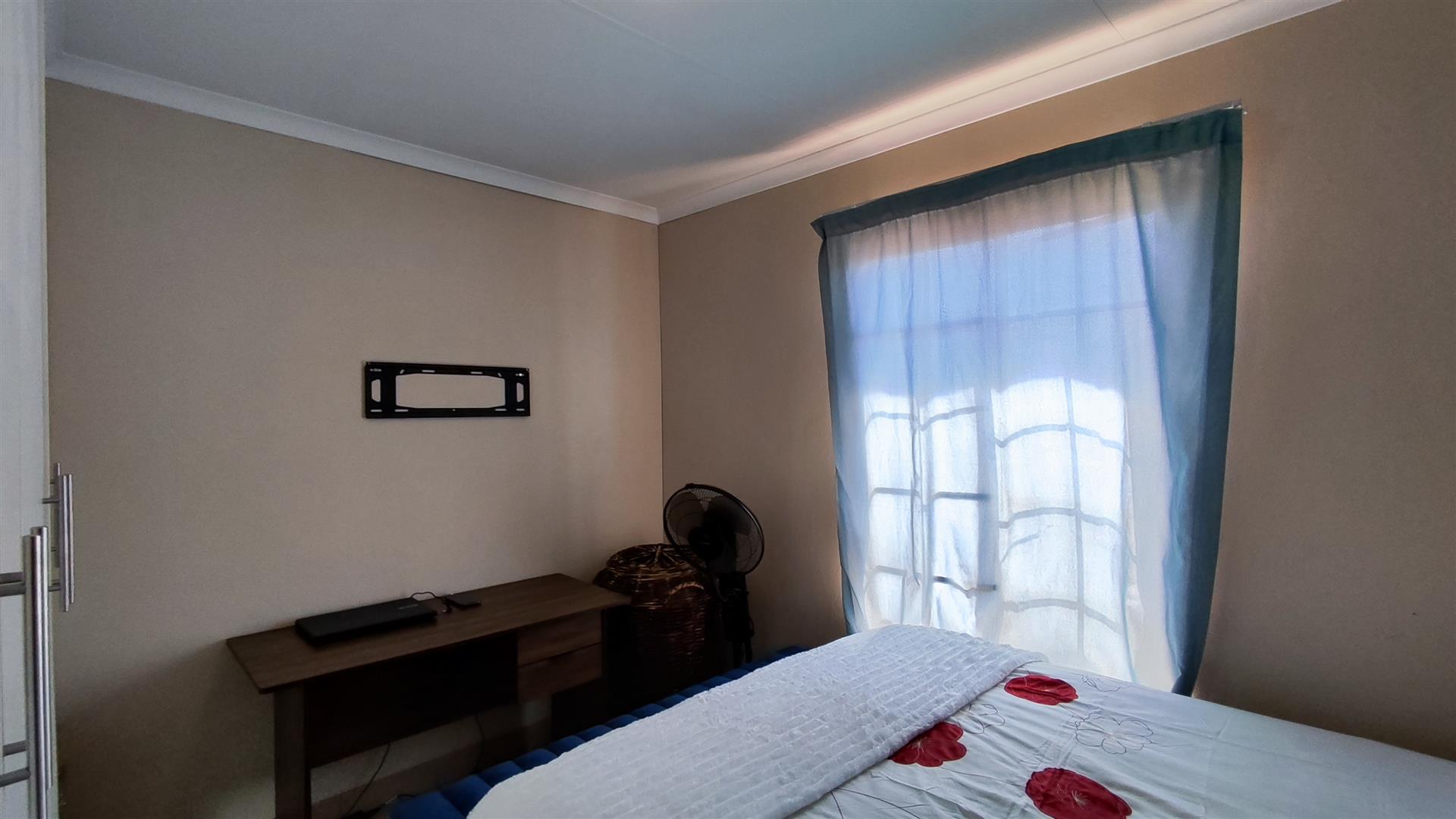 Bed Room 2 - 12 square meters of property in Palm Ridge