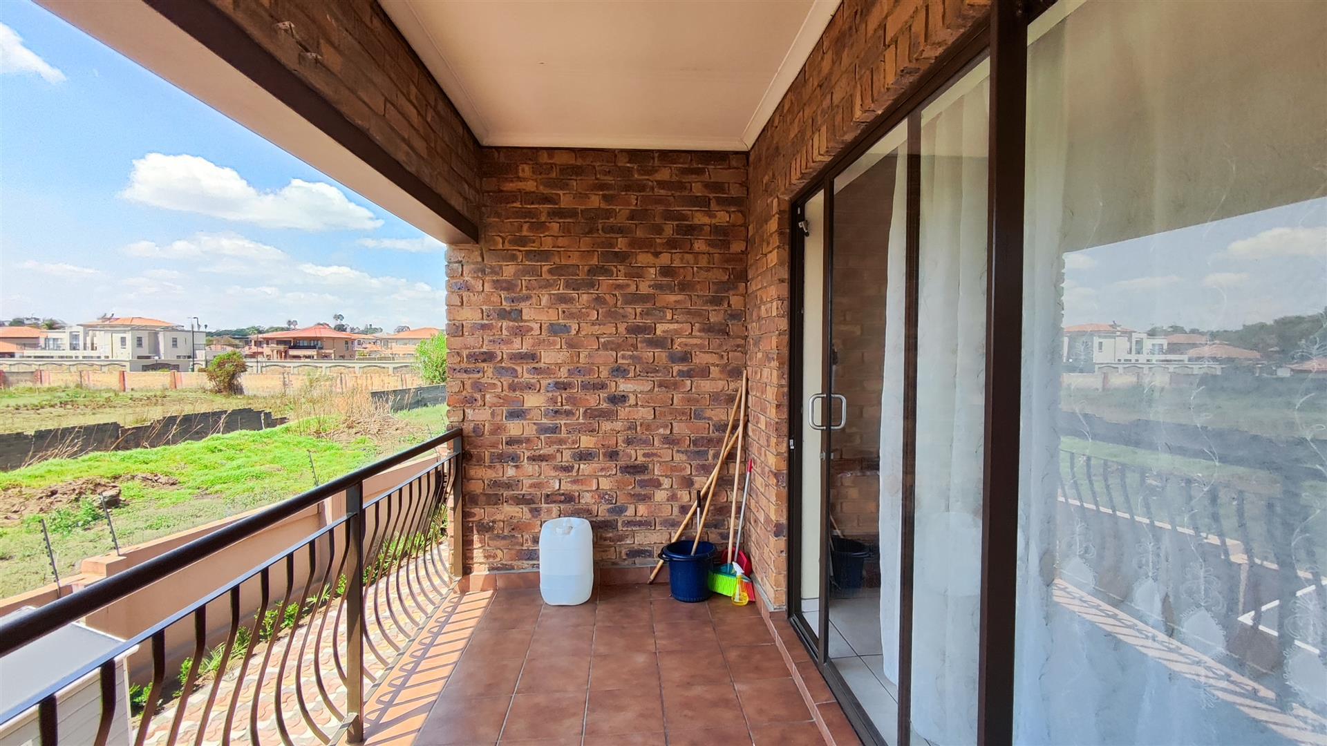 Balcony - 8 square meters of property in Rand Collieries Sh