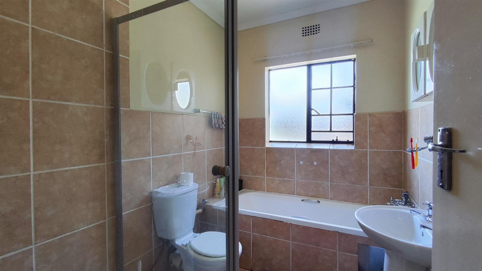 Bathroom 1 - 5 square meters of property in Rand Collieries Sh