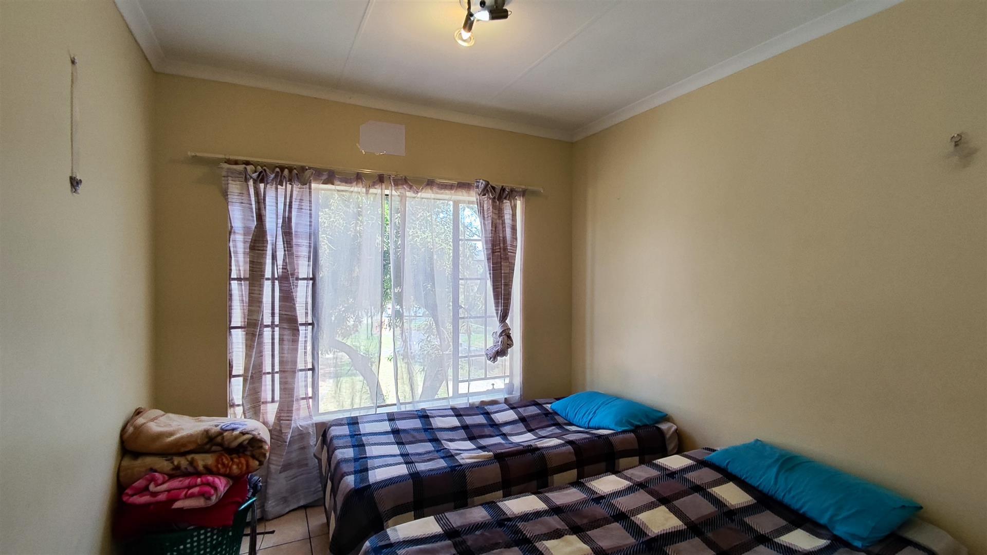 Bed Room 1 - 10 square meters of property in Rand Collieries Sh