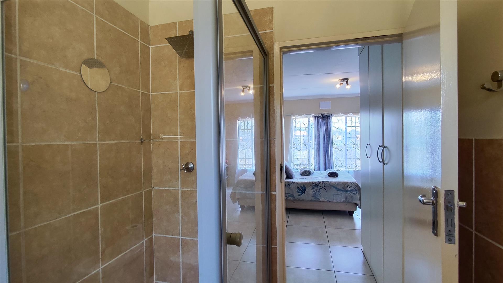 Main Bathroom - 5 square meters of property in Rand Collieries Sh