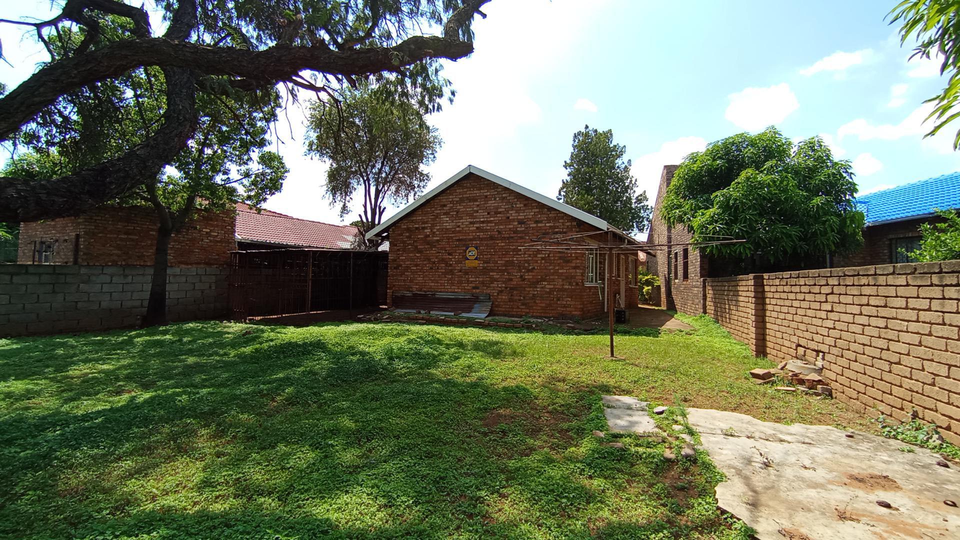 Backyard of property in Mabopane
