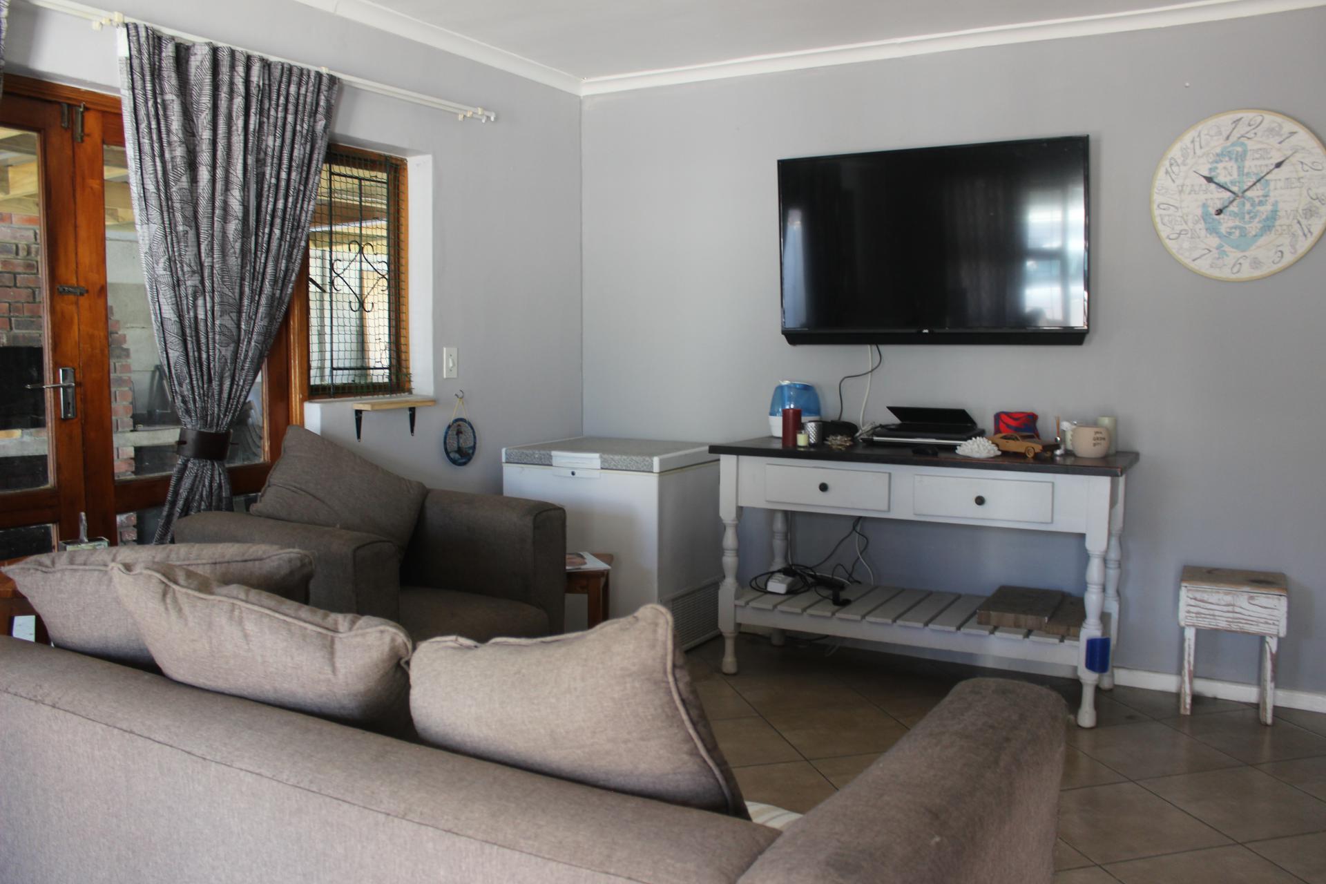  of property in Admirals Park